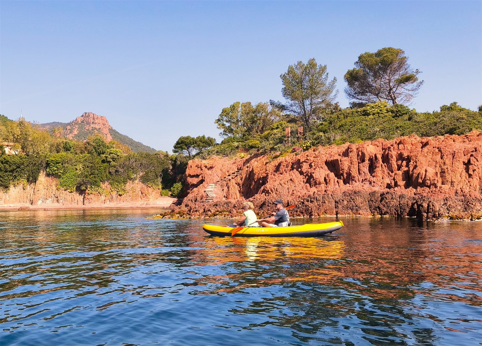Kayak de mer dans les calanques de l'Estérel